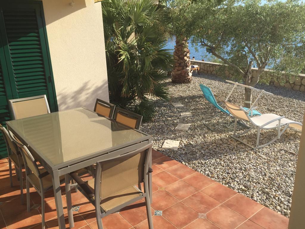 Apartments Andrea Stara Novalja Bilik gambar