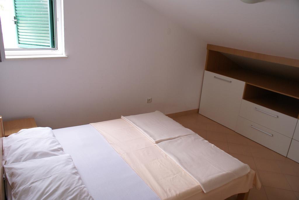 Apartments Andrea Stara Novalja Bilik gambar